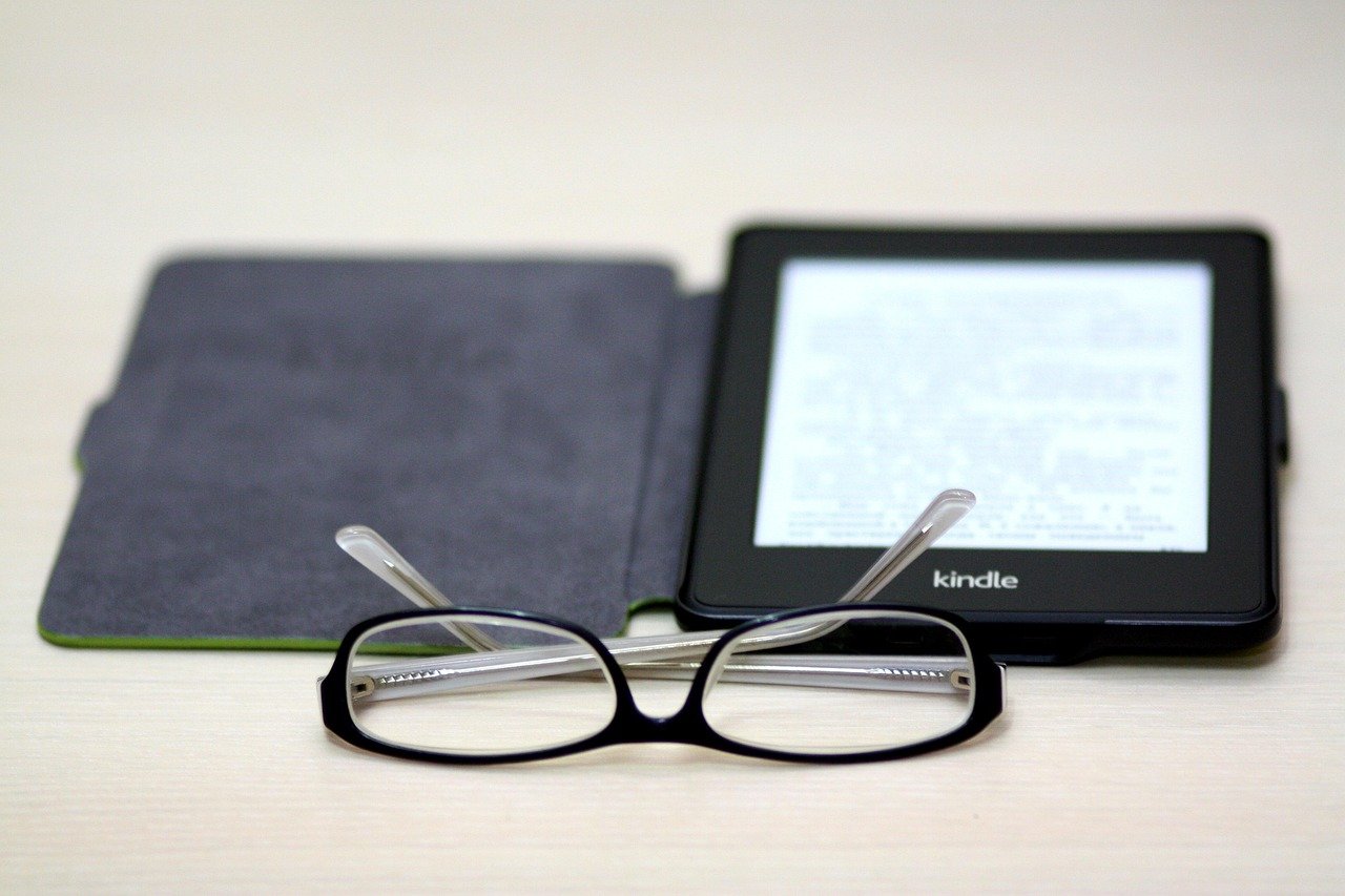 kindle, paper white, book, device, glasses, e-book, electronic, reading, reader, education, e-reader, information, screen, display, touch, learning, page, technology, digital, amazon, kindle, kindle, kindle, kindle, kindle, amazon, amazon, amazon